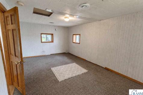 315 NE Buck Avenue Madelia MN 56062