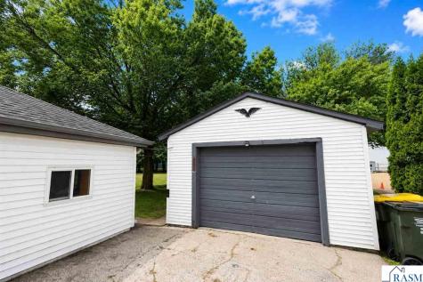315 NE Buck Avenue Madelia MN 56062