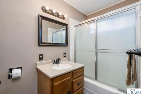 106 W South Street Janesville MN 56048