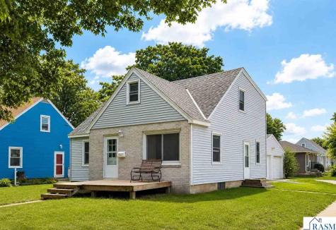 802 Center Street North Mankato MN 56003