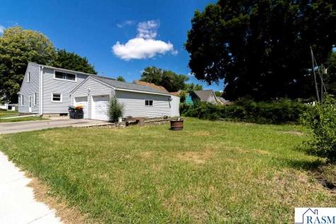 802 Center Street North Mankato MN 56003