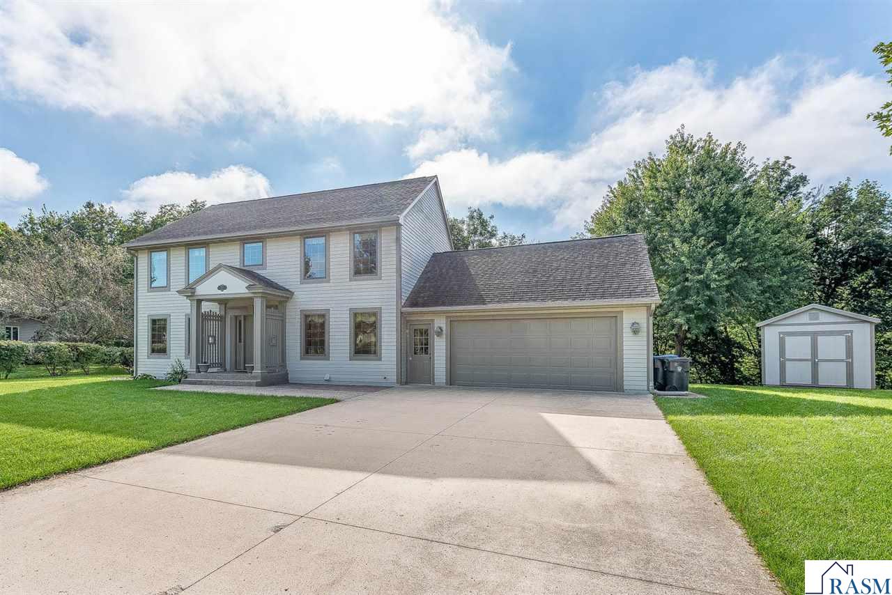 208 Chancery Lane Mankato MN 56001