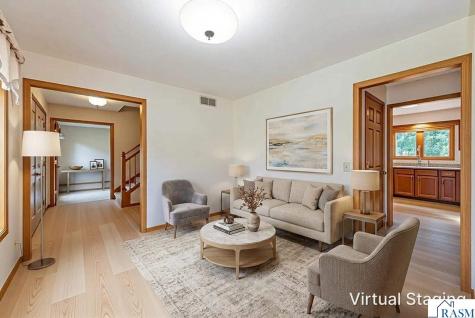 208 Chancery Lane Mankato MN 56001