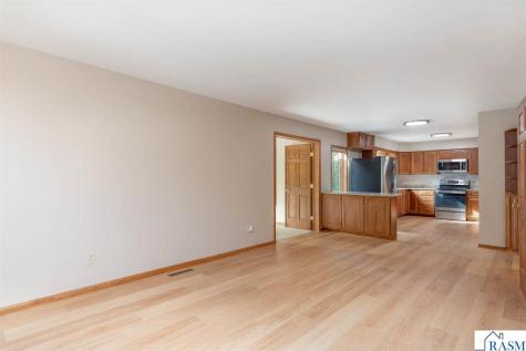 208 Chancery Lane Mankato MN 56001