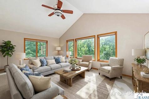 208 Chancery Lane Mankato MN 56001
