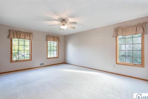 208 Chancery Lane Mankato MN 56001