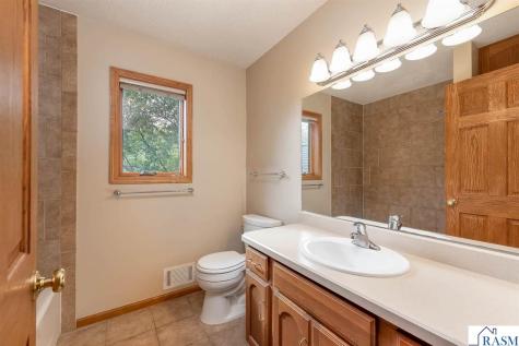 208 Chancery Lane Mankato MN 56001