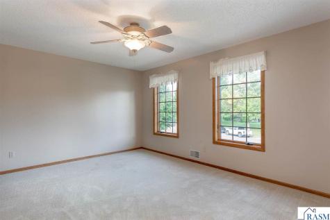 208 Chancery Lane Mankato MN 56001