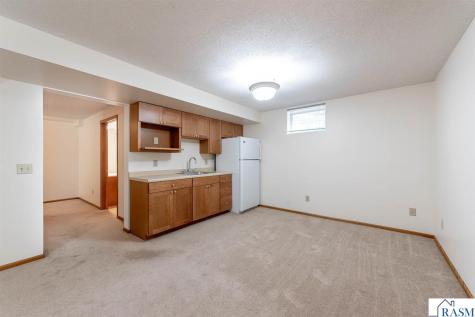 208 Chancery Lane Mankato MN 56001