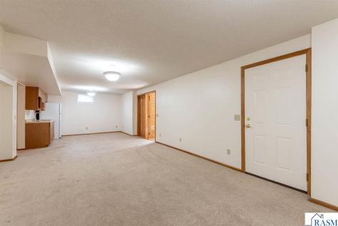 208 Chancery Lane Mankato MN 56001