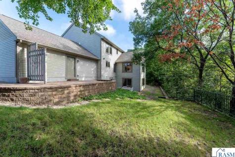 208 Chancery Lane Mankato MN 56001