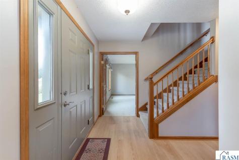 208 Chancery Lane Mankato MN 56001