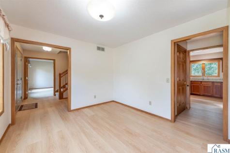 208 Chancery Lane Mankato MN 56001