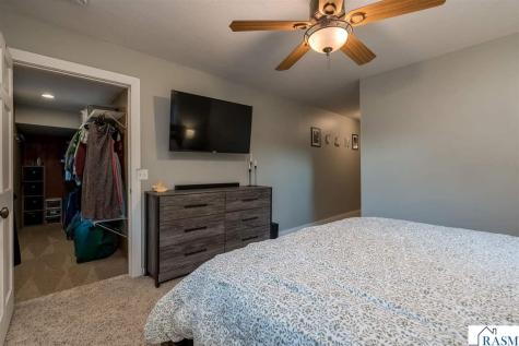 1139 Birch Avenue Mankato MN 56001
