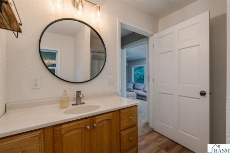 1139 Birch Avenue Mankato MN 56001