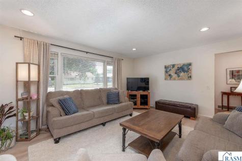 202 Ellis Avenue Mankato MN 56001
