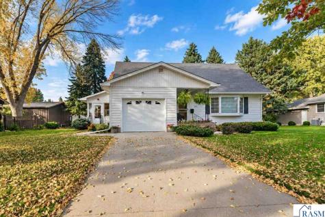 507 SW 1st Street Madelia MN 56062