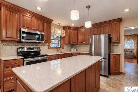 507 SW 1st Street Madelia MN 56062