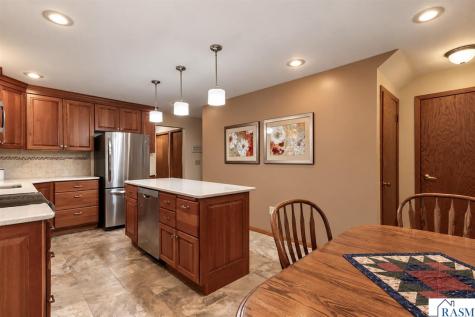 507 SW 1st Street Madelia MN 56062