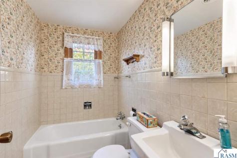 507 SW 1st Street Madelia MN 56062