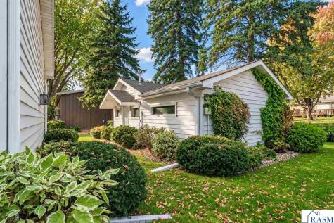507 SW 1st Street Madelia MN 56062