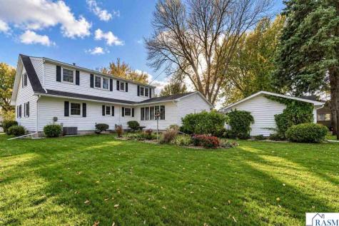 507 SW 1st Street Madelia MN 56062