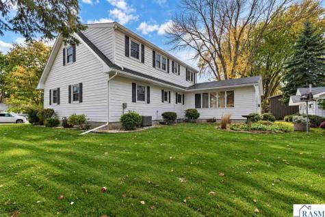 507 SW 1st Street Madelia MN 56062