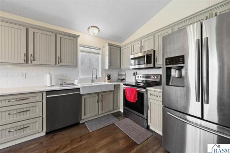 829 Tanager Road Mankato MN 56001