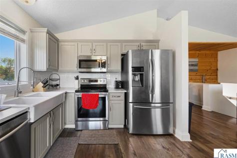 829 Tanager Road Mankato MN 56001