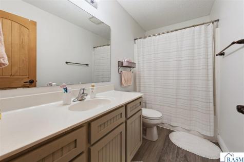 829 Tanager Road Mankato MN 56001