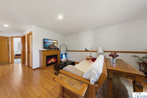 829 Tanager Road Mankato MN 56001