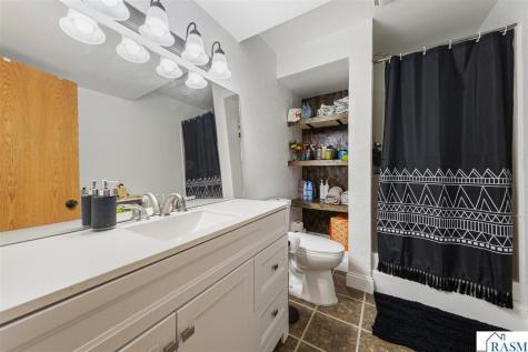 829 Tanager Road Mankato MN 56001