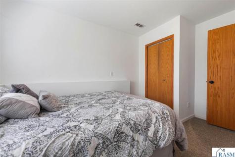 829 Tanager Road Mankato MN 56001