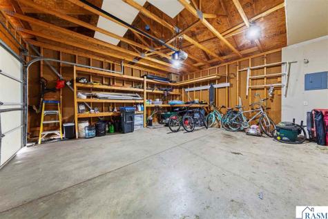 829 Tanager Road Mankato MN 56001