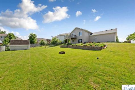 829 Tanager Road Mankato MN 56001