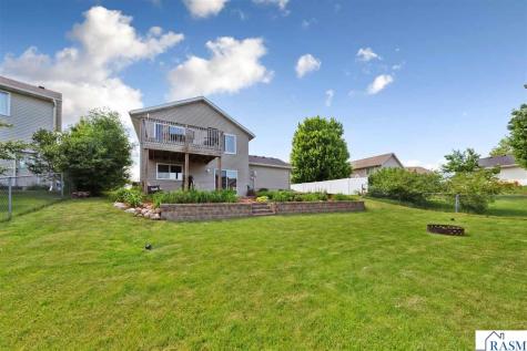 829 Tanager Road Mankato MN 56001