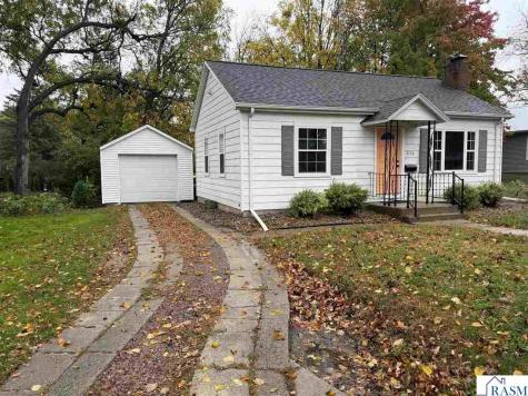 1116 N Armstrong Boulevard St. James MN 56081