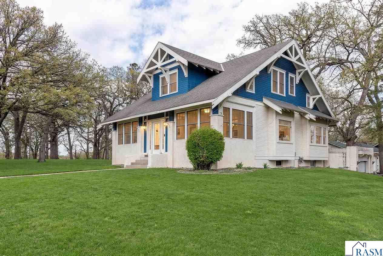 202 N Logan Street Lake Crystal MN 56055