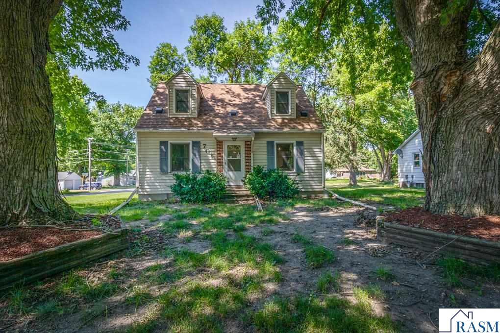 701 E Blue Earth Street Lake Crystal MN 56055