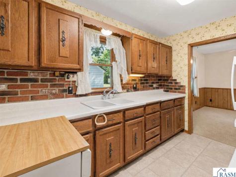 701 E Blue Earth Street Lake Crystal MN 56055