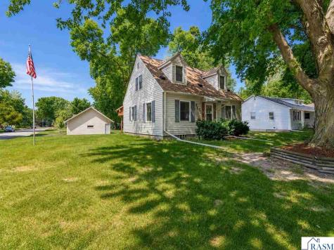 701 E Blue Earth Street Lake Crystal MN 56055