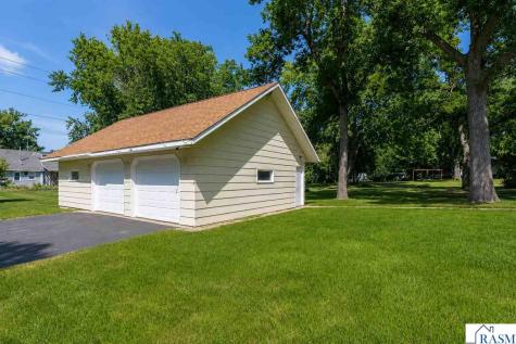701 E Blue Earth Street Lake Crystal MN 56055