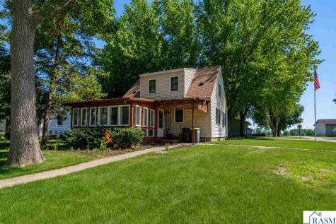 701 E Blue Earth Street Lake Crystal MN 56055