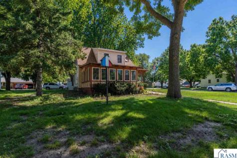 701 E Blue Earth Street Lake Crystal MN 56055