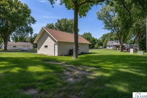 701 E Blue Earth Street Lake Crystal MN 56055