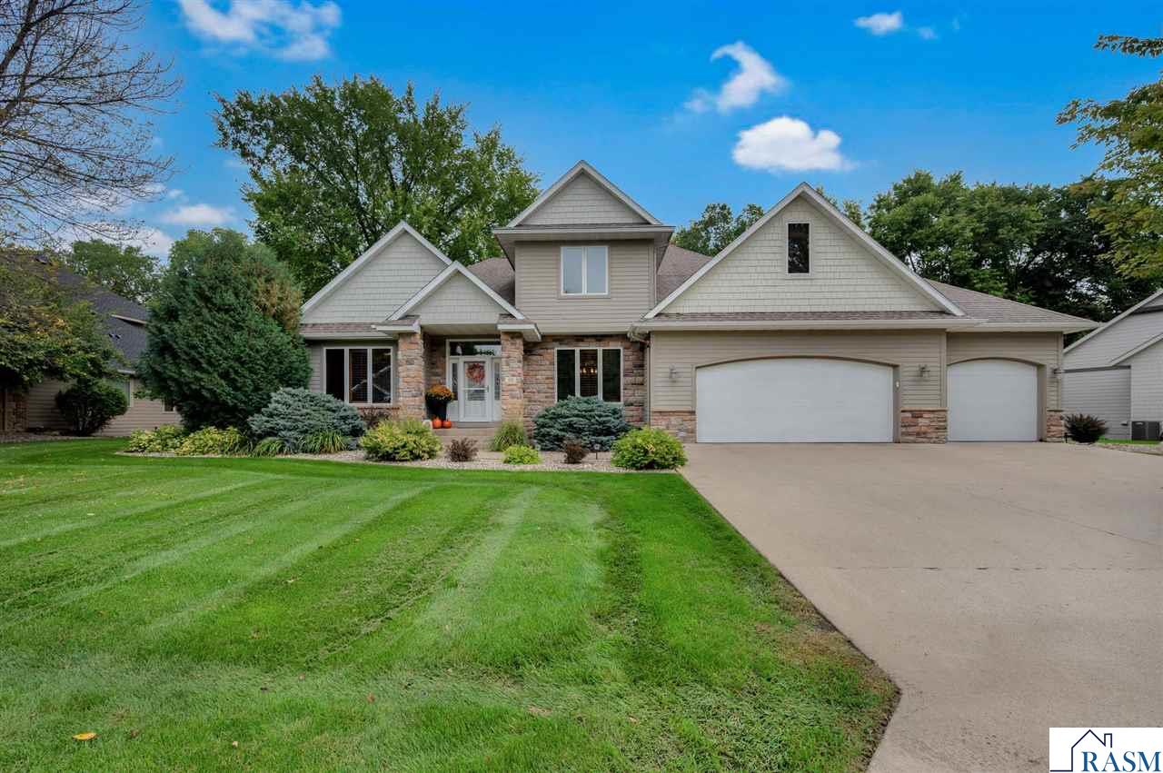 18 Newcastle Court North Mankato MN 56003