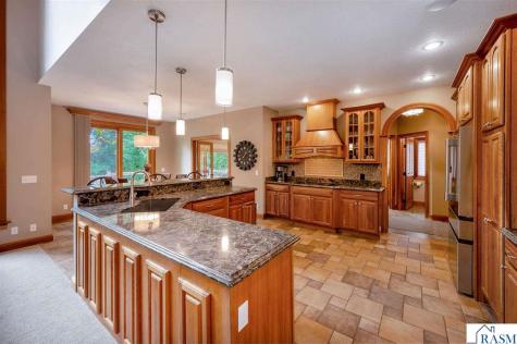 18 Newcastle Court North Mankato MN 56003