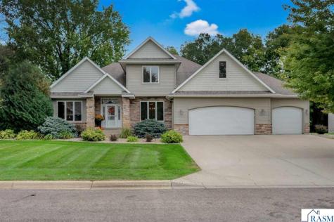 18 Newcastle Court North Mankato MN 56003