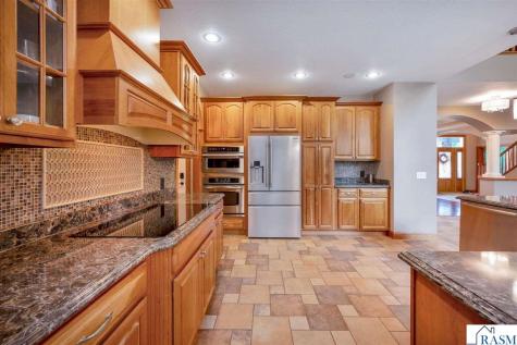 18 Newcastle Court North Mankato MN 56003