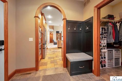 18 Newcastle Court North Mankato MN 56003